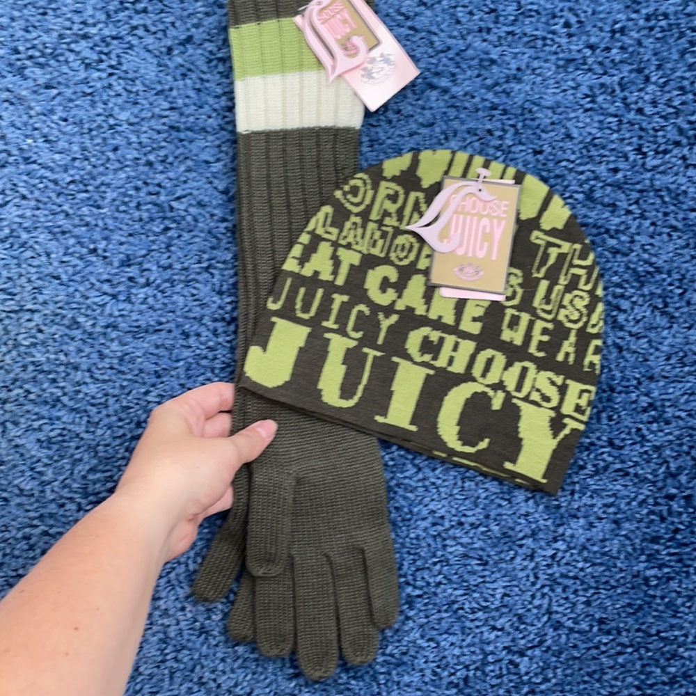 Juicy Couture green knit hat & mittens.